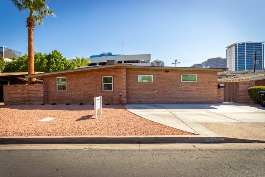 207 E Monterey Way, Phoenix, AZ for sale - Building Photo - Image 1 of 79