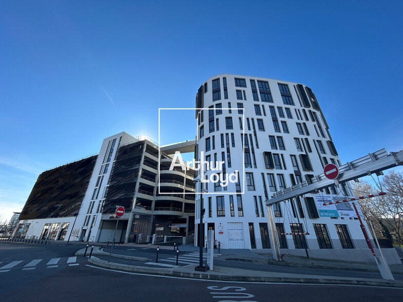 8 Place Edouard Bouillière, Toulouse à vendre - Photo du bâtiment - Image 3 de 12