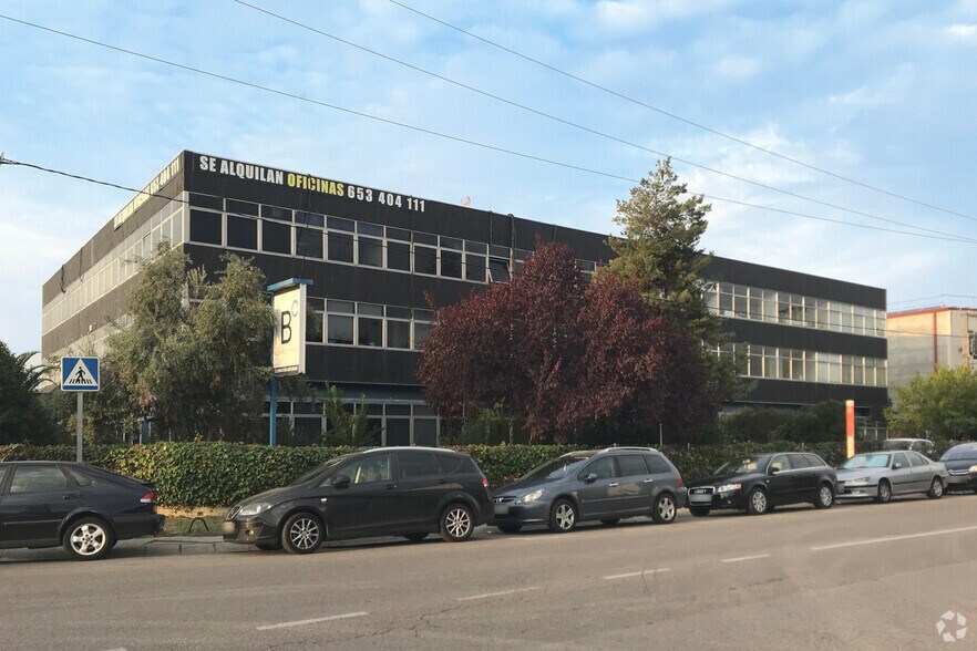 Calle Pintores, 2, Alcorcón, Madrid à vendre - Photo du bâtiment - Image 3 de 6