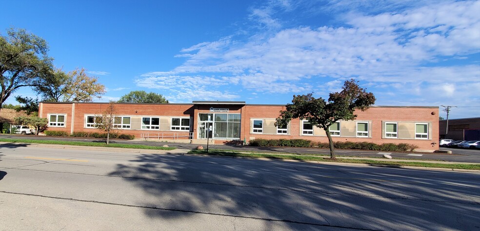 8035 Austin Ave, Morton Grove, IL for sale - Building Photo - Image 3 of 16