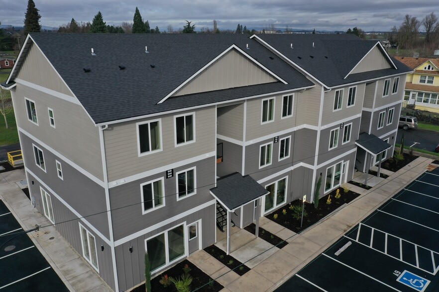 600 4th St, Gervais, OR à louer - Photo du bâtiment - Image 2 de 10
