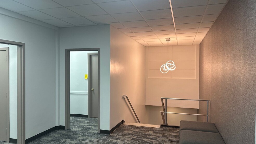 1033-1061 Bloomfield Ave, Clifton, NJ for lease - Interior Photo - Image 3 of 3