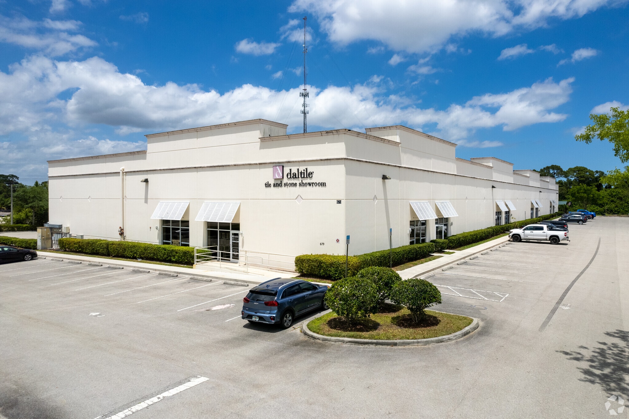 679 NW Enterprise Dr, Port Saint Lucie, FL à vendre Photo principale- Image 1 de 12