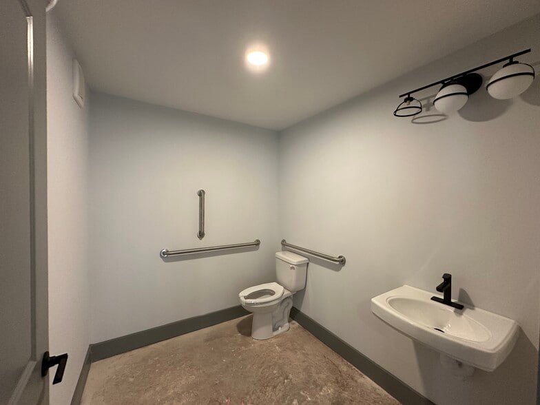 2702 Pelham Rd, Greenville, SC à louer - Photo du bâtiment - Image 2 de 11
