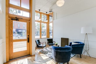 2220-2226 N Central Ave, Saint Anthony, MN à louer Photo intérieure- Image 1 de 7