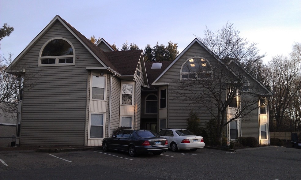 1698 Post Rd E, Westport, CT for sale - Primary Photo - Image 1 of 18