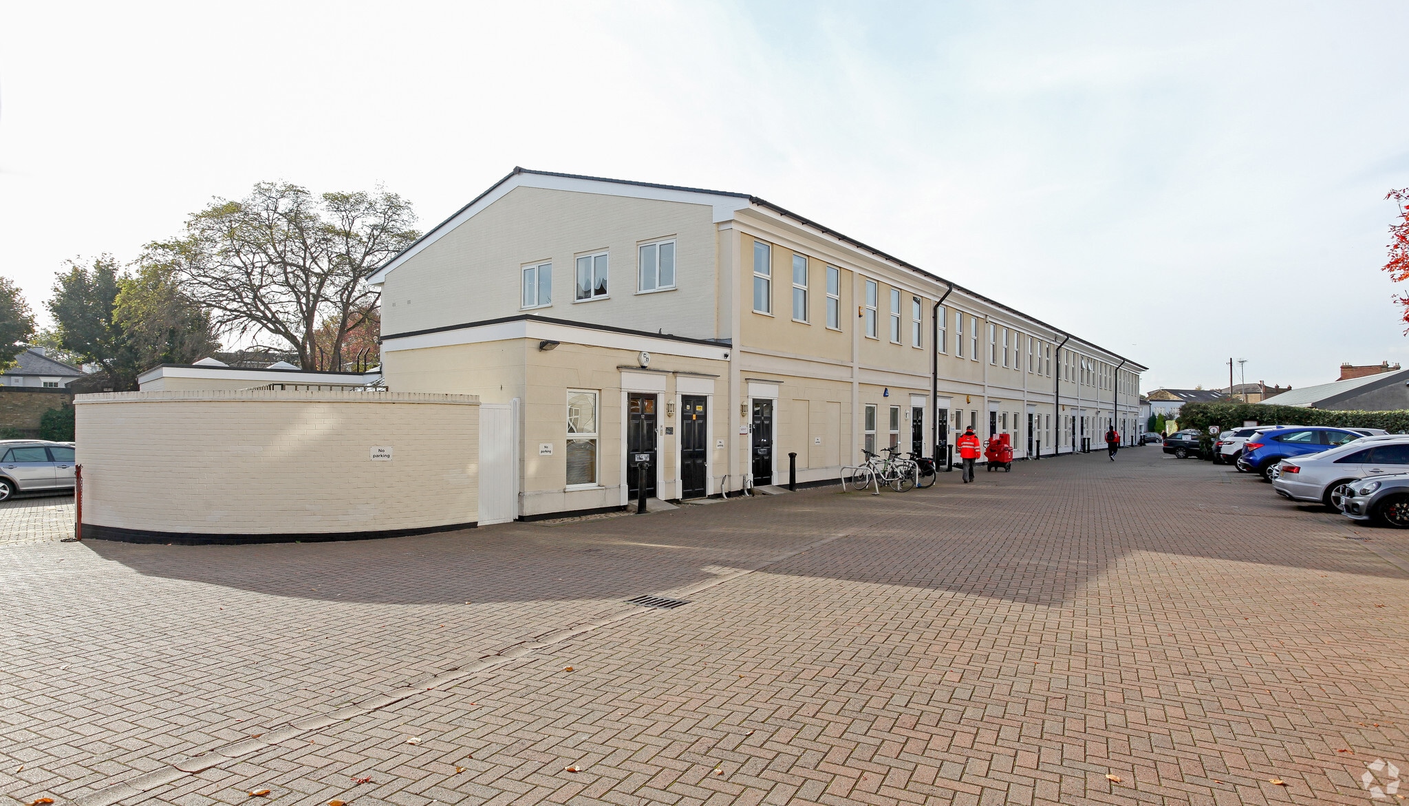 36 Station Rd, Hampton for lease Primary Photo- Image 1 of 9