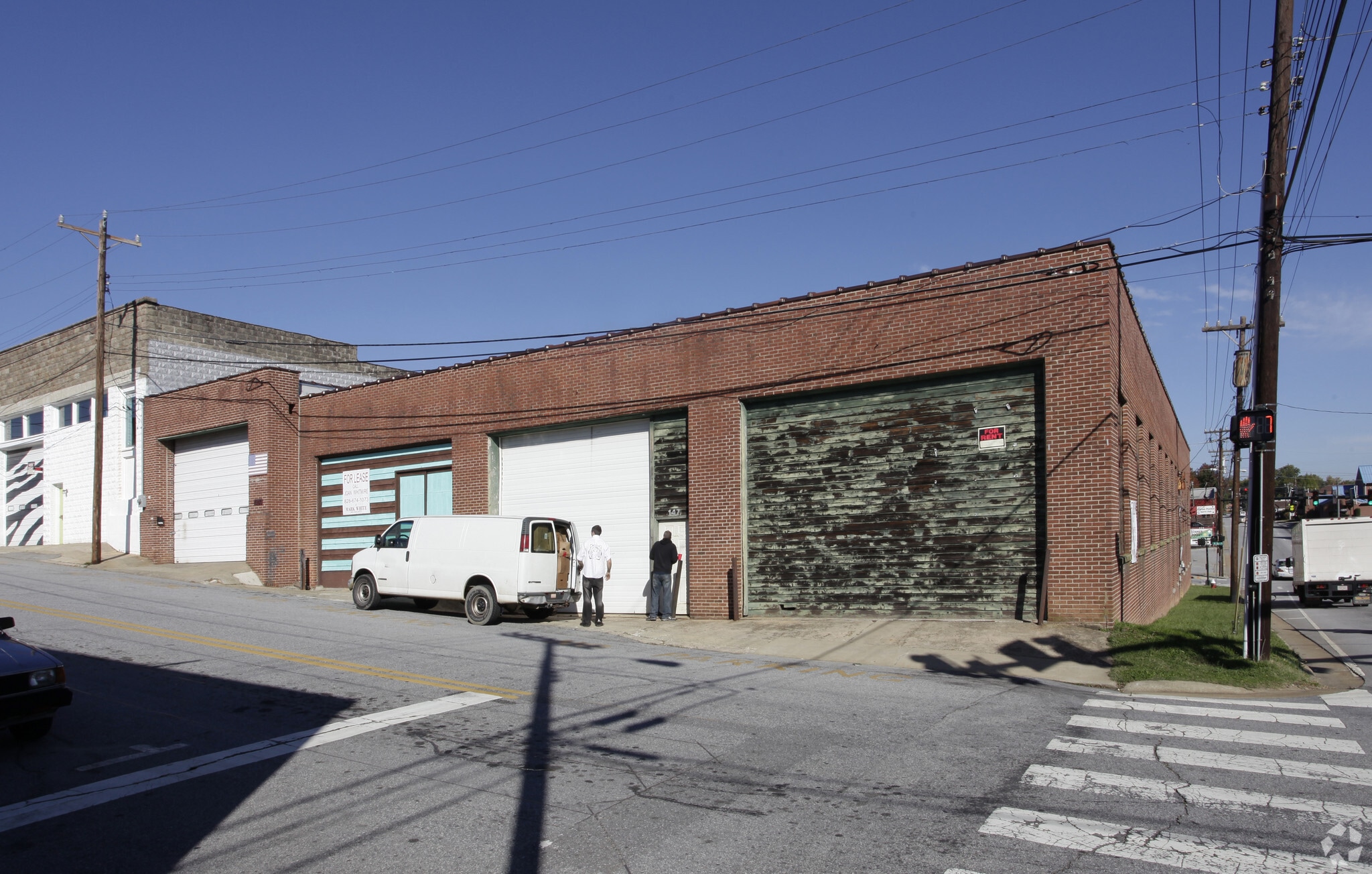 147 1st Ave E, Hendersonville, NC for lease Primary Photo- Image 1 of 7
