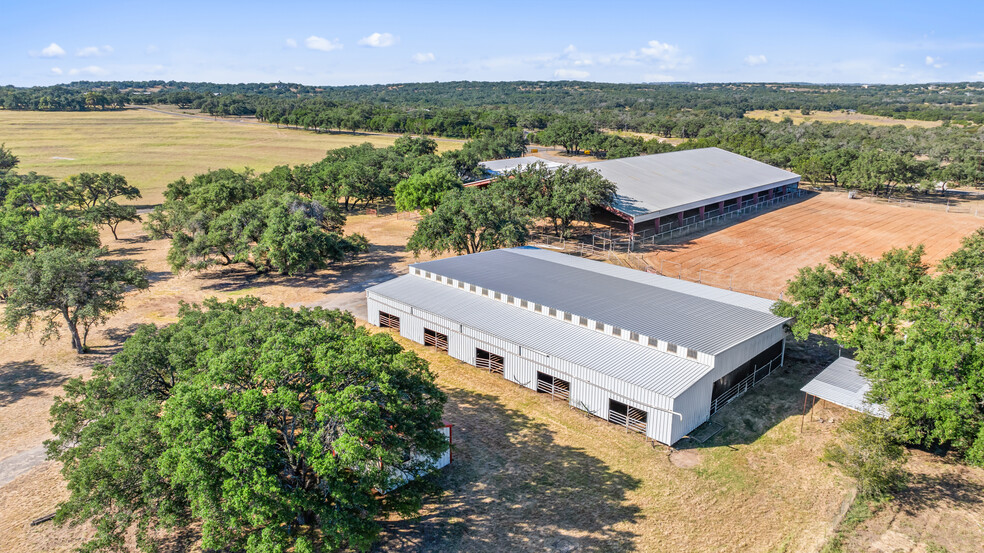 2254 Old Marble Falls Road, Round Mountain, TX for sale - Building Photo - Image 2 of 25