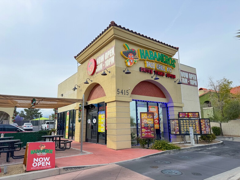 5447 S Rainbow Blvd, Las Vegas, NV à louer - Photo du bâtiment - Image 2 de 8