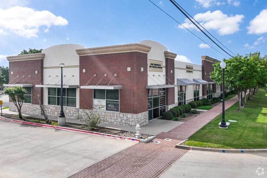 601 S Main St, Keller, TX à louer - Photo du bâtiment - Image 3 de 7