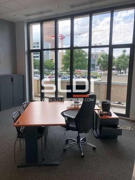 10 Rue Des Cuirassiers, Lyon for lease - Interior Photo - Image 2 of 6