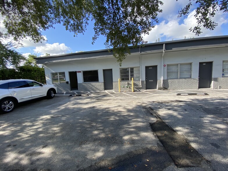 4202-4214 Peters Rd, Fort Lauderdale, FL à louer - Photo du bâtiment - Image 2 de 12