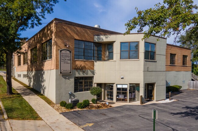 Plus de détails pour 440 S 3rd St, St Charles, IL - Bureau à louer