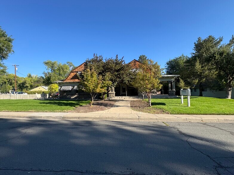 510 W 4th St, Carson City, NV à louer - Photo du bâtiment - Image 2 de 12