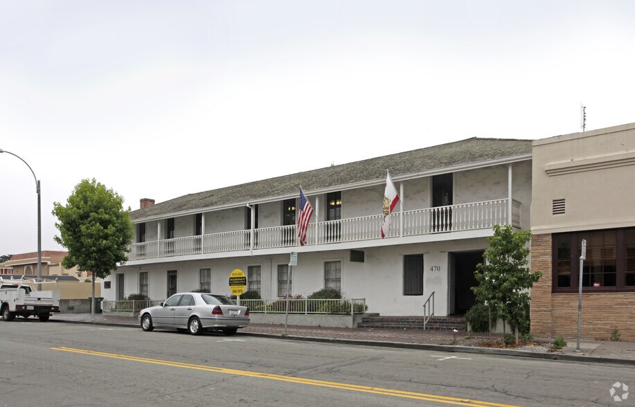 470 Tyler St, Monterey, CA à louer - Photo du bâtiment - Image 2 de 2