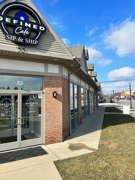 53 S Washington St, Oxford, MI à vendre - Photo du bâtiment - Image 2 de 12