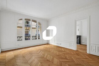 Plus de détails pour Multi-résidentiel à vendre