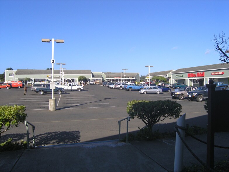 101-189 Boatyard Dr, Fort Bragg, CA à vendre - Photo du bâtiment - Image 2 de 5