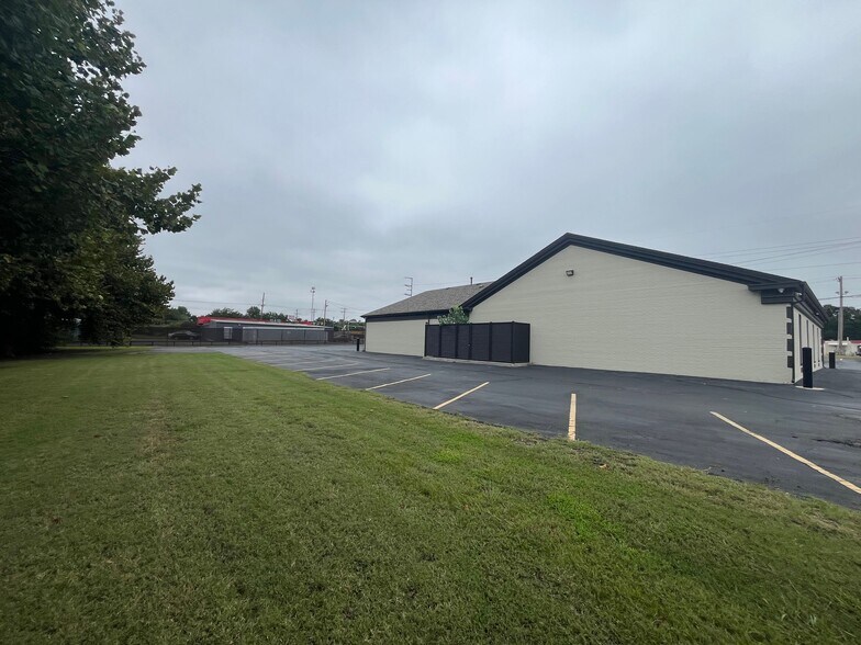 1001 N Council Rd, Oklahoma City, OK à vendre - Photo du bâtiment - Image 2 de 10