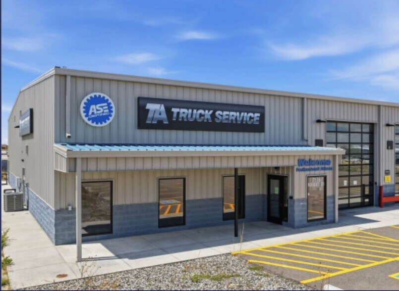 7176 Nugget, Evansville, WY for lease - Building Photo - Image 3 of 12