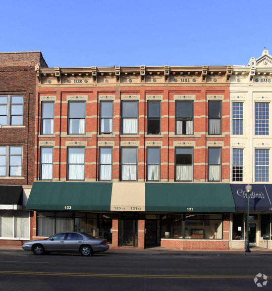 121-123 S Main St, Elkhart, IN for lease - Building Photo - Image 2 of 2