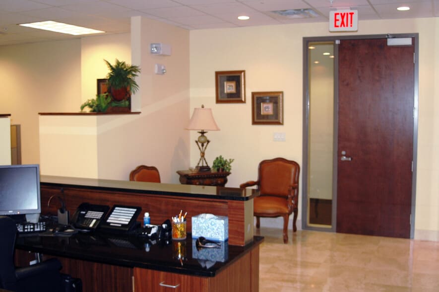 1120 E Kennedy Blvd, Tampa, FL for sale - Interior Photo - Image 3 of 31