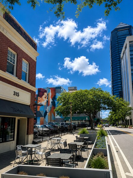 315-317 W Forsyth St, Jacksonville, FL à louer - Photo du bâtiment - Image 1 de 8