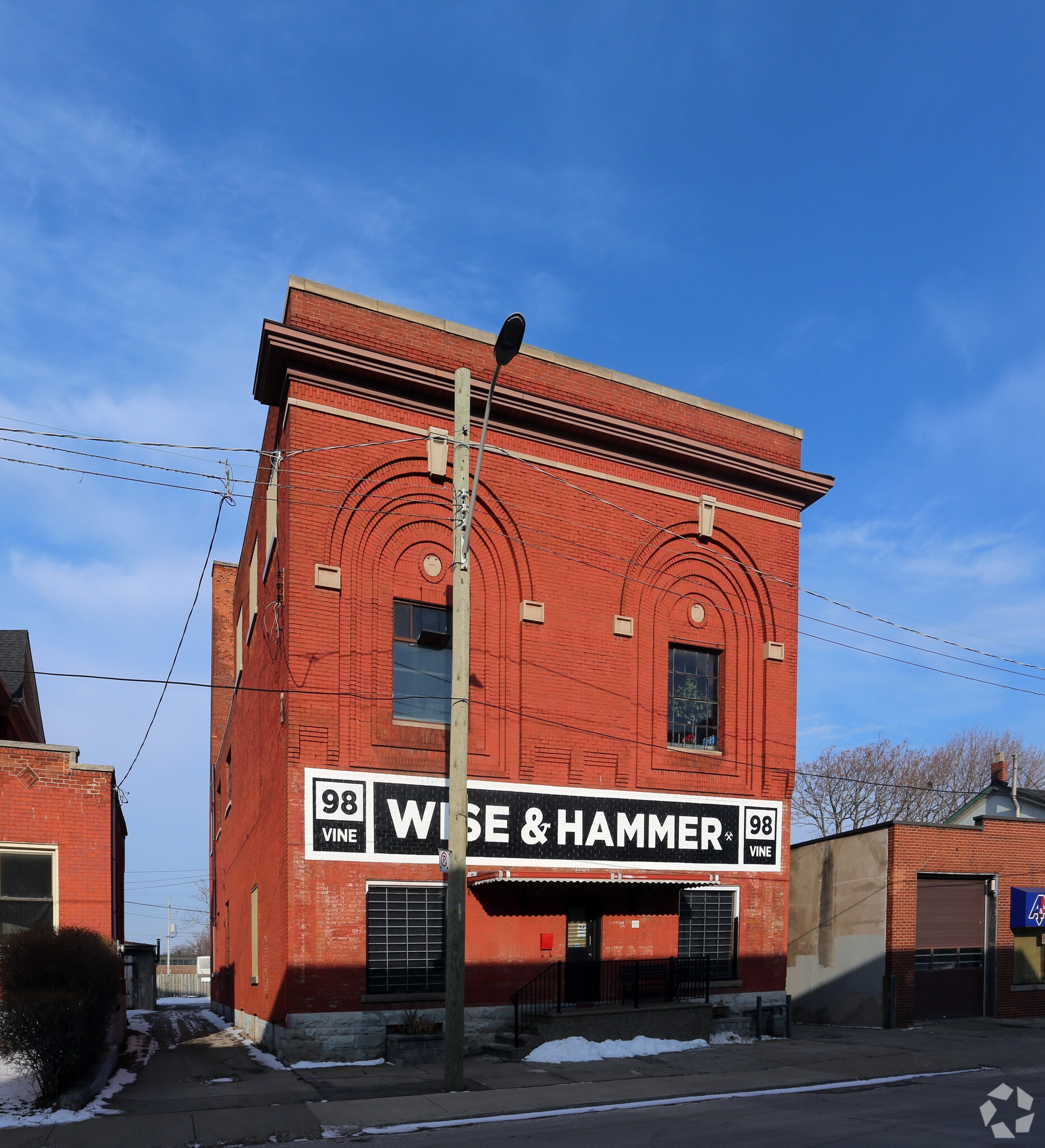 98 Vine St, Hamilton, ON for sale Primary Photo- Image 1 of 1