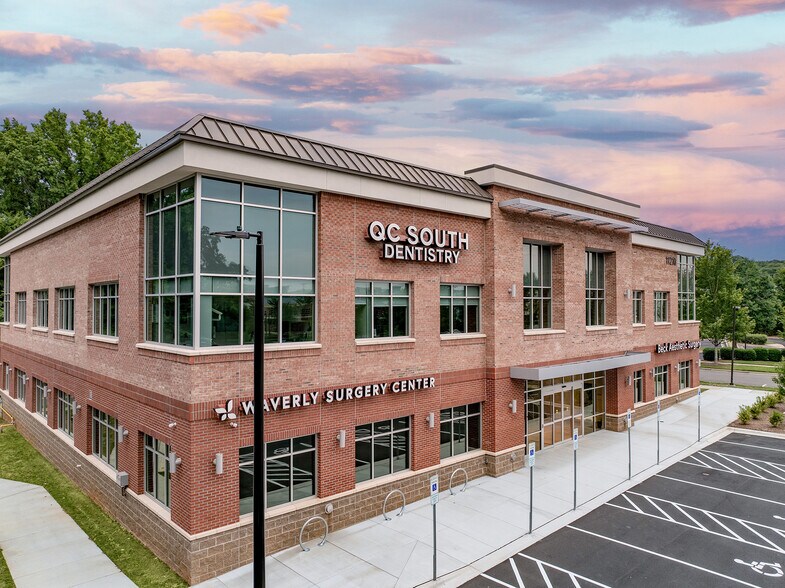 11210 N Golf Links Dr, Charlotte, NC à louer - Photo du bâtiment - Image 2 de 9