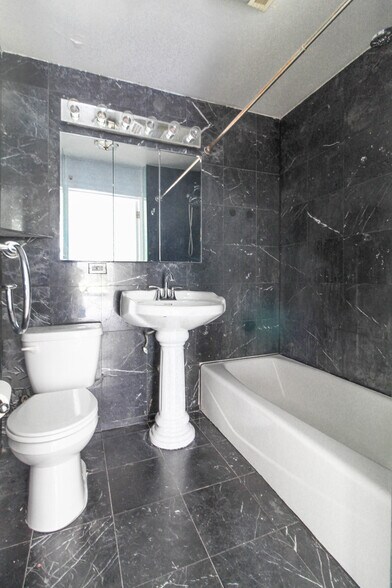 114 E 37th St, New York, NY à vendre - Photo intérieure - Image 3 de 28