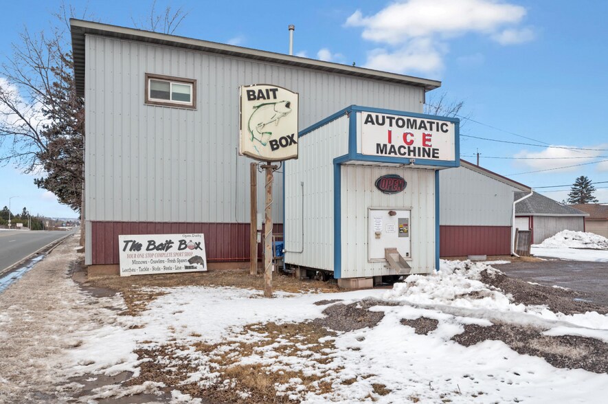 3729-3731 E 2nd St, Superior, WI for sale - Building Photo - Image 2 of 8