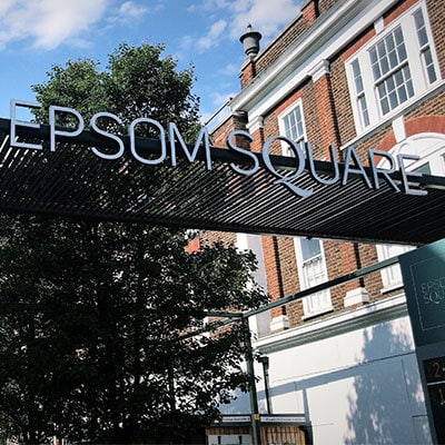 Derby Sq, Epsom à louer Photo du bâtiment- Image 1 de 20