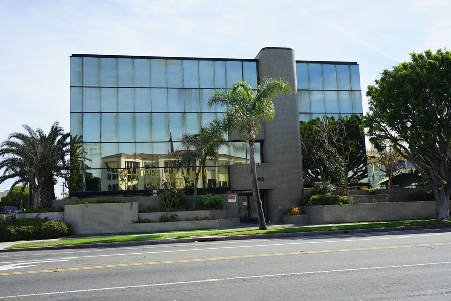 980 Atlantic Ave, Long Beach, CA à vendre - Photo du bâtiment - Image 2 de 45