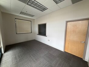 370-388 Q St, Springfield, OR à louer Photo intérieure- Image 2 de 8