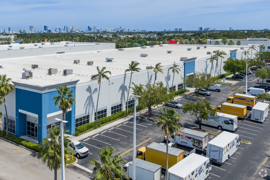 2601-2799 SW 34th Ave, Pembroke Park, FL for lease - Building Photo - Image 3 of 6