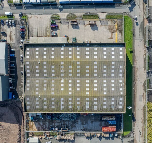 Liver Industrial Estate, Long Ln, Liverpool à louer - Photo du bâtiment - Image 1 de 1