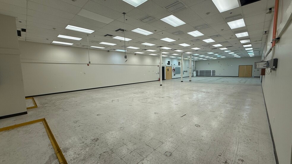 871 Grier Dr, Las Vegas, NV for lease - Building Photo - Image 3 of 10