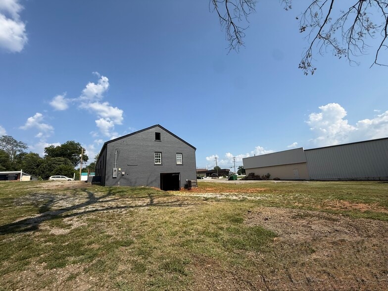 180 John B White SR Blvd, Spartanburg, SC for sale - Building Photo - Image 3 of 5