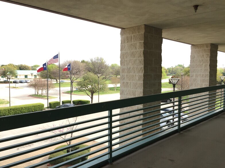 5300 Democracy Dr, Plano, TX à louer - Photo du bâtiment - Image 3 de 8