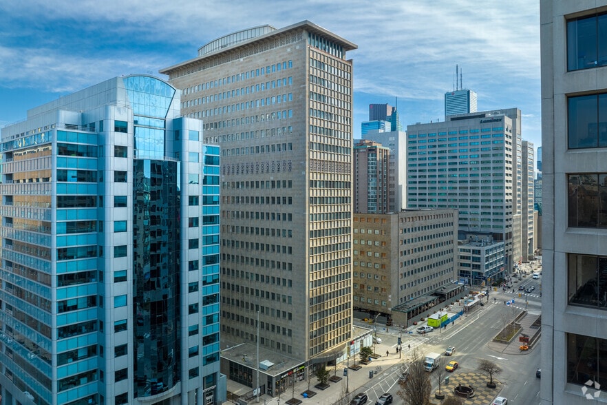 505 University Ave, Toronto, ON for lease - Building Photo - Image 2 of 4