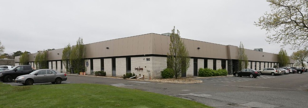 160 Wilbur Pl, Bohemia, NY for lease - Building Photo - Image 2 of 5