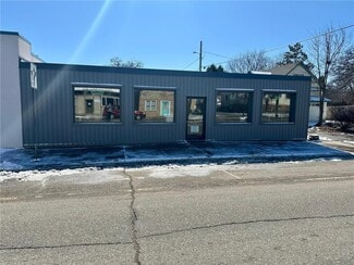 Plus de détails pour 605 1st St, Princeton, MN - Commerce de détail à vendre