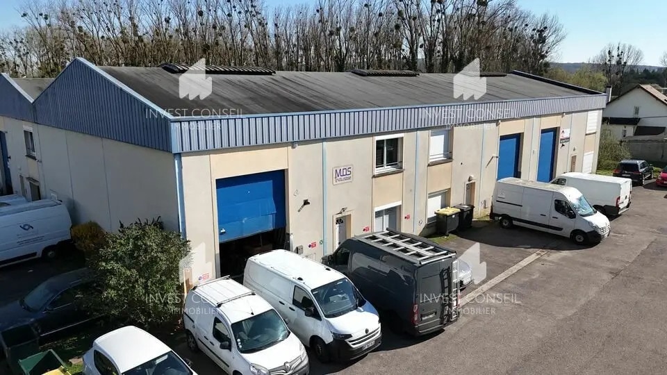 Flex in Bernes-sur-Oise for lease Primary Photo- Image 1 of 9