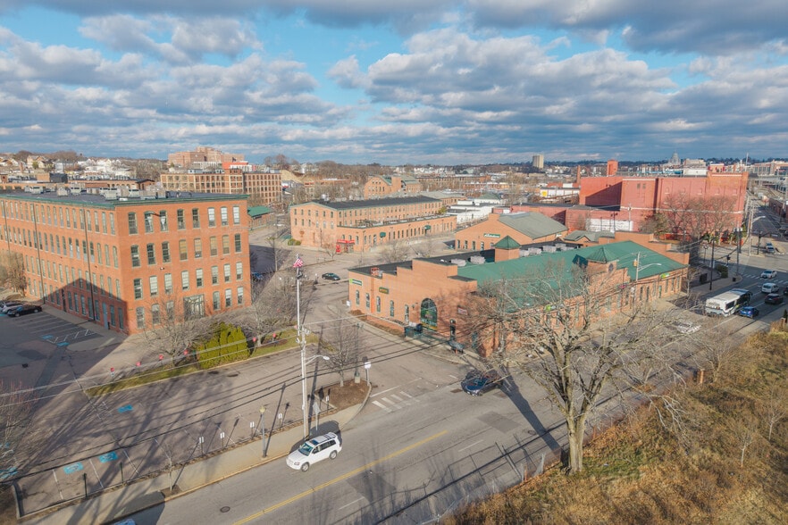 Eagle Square Commons portfolio of 27 properties for sale on LoopNet.ca - Building Photo - Image 2 of 12