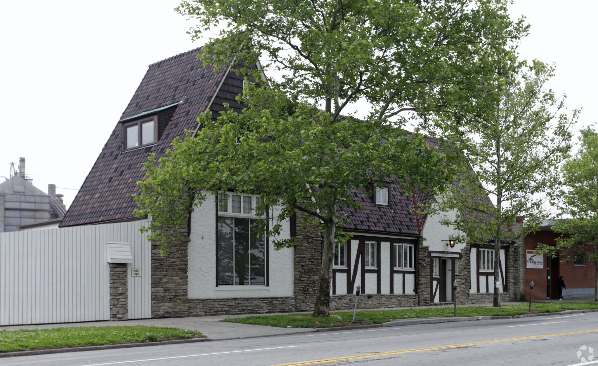 1816-1820 Central Pky, Cincinnati, OH for sale Primary Photo- Image 1 of 7