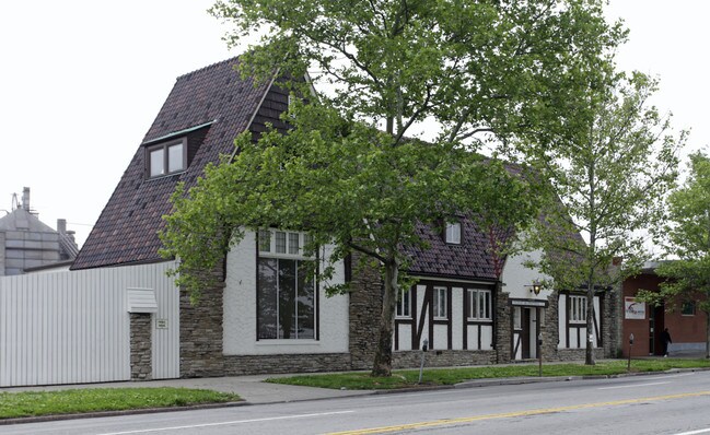 Plus de détails pour 1816-1820 Central Pky, Cincinnati, OH - Bureau/Commerce de détail à louer