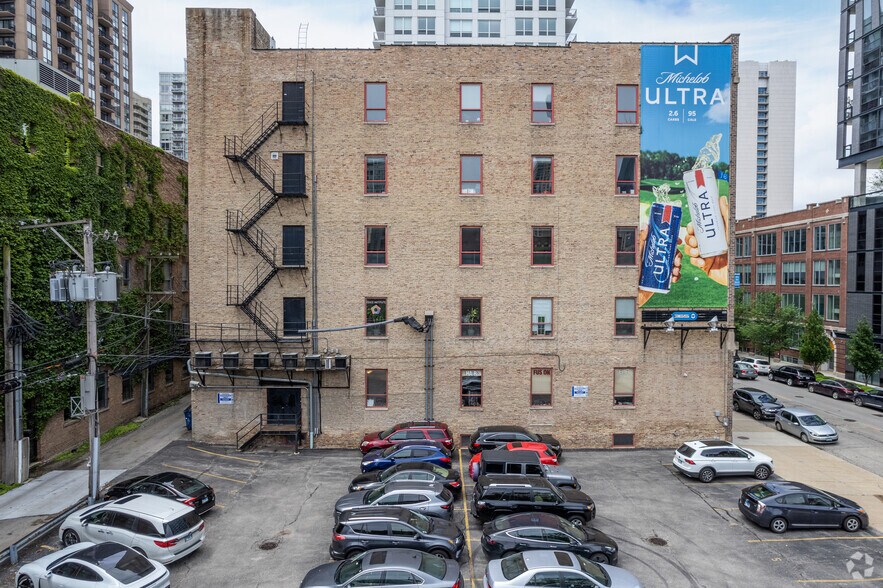 409 W Huron St, Chicago, IL à louer - Photo du bâtiment - Image 2 de 5