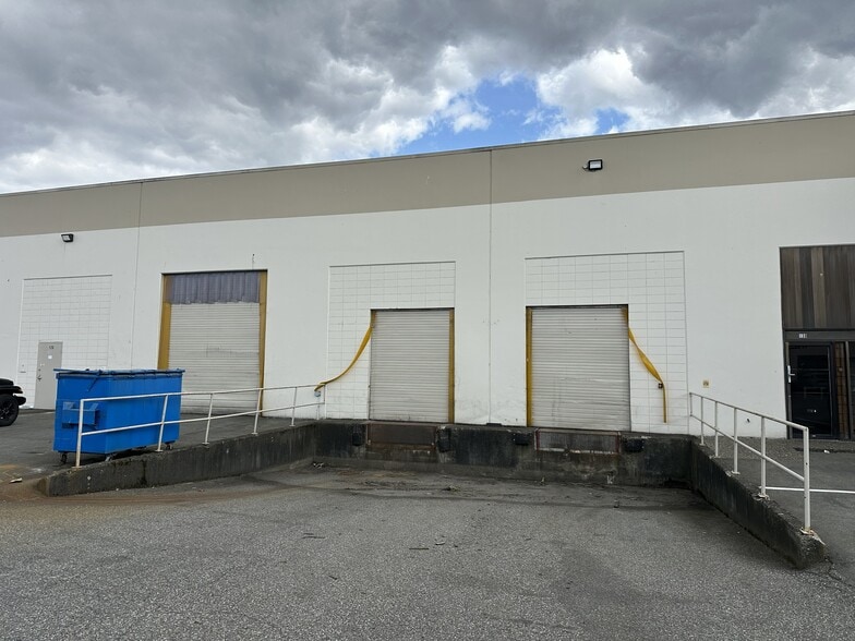 6711 Elmbridge Way, Richmond, BC for lease - Building Photo - Image 2 of 5