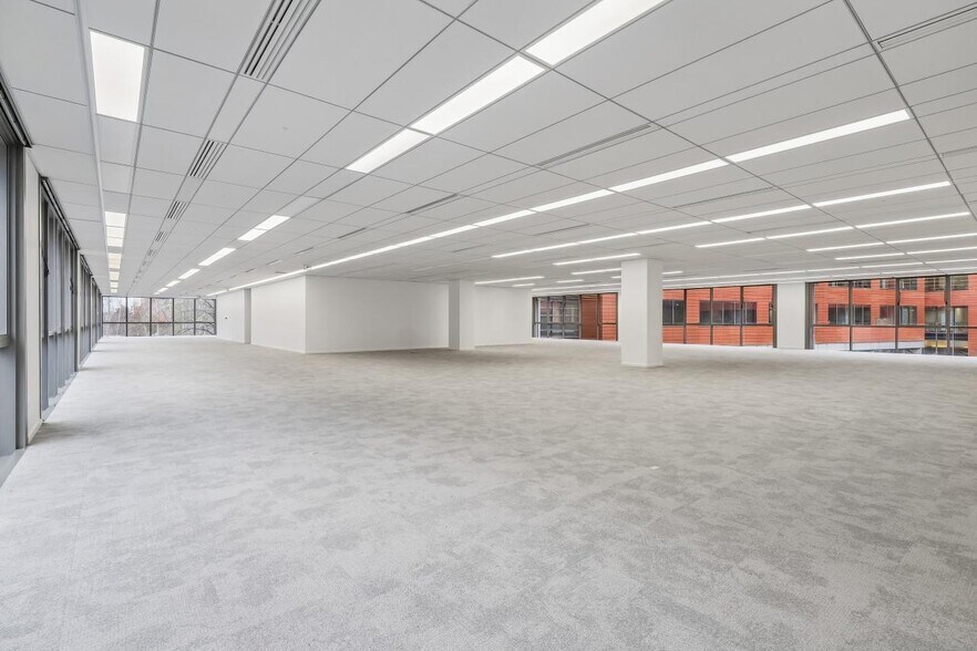 Office in Paris for lease - Building Photo - Image 3 of 18